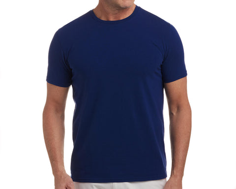 Man wearing Holderness & Bourne Men’s Navy Blue Cotton T-Shirt