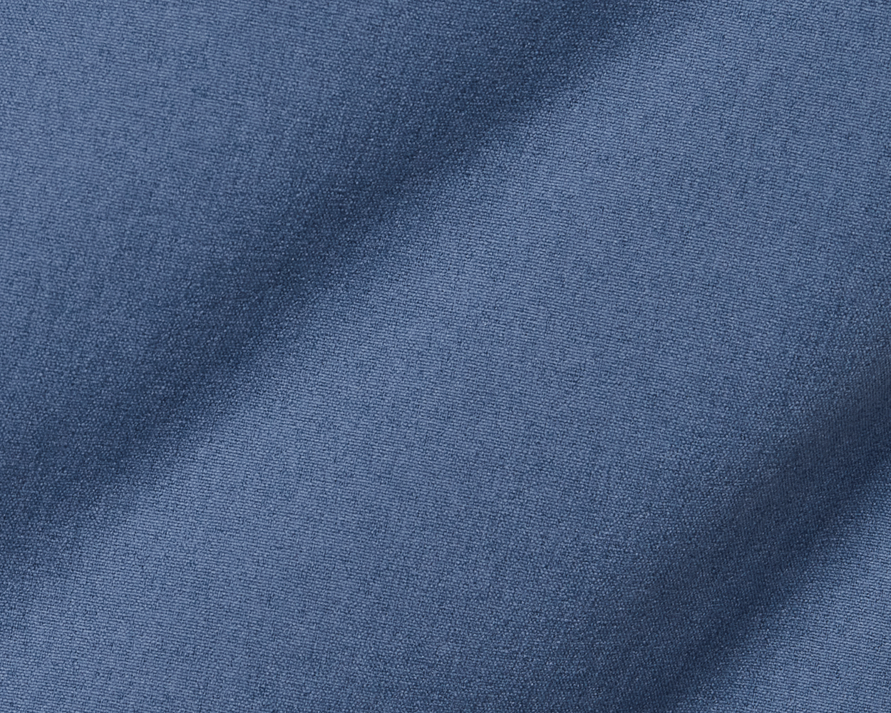 Close-up of Holderness & Bourne Men’s Blue Golf Shorts fabric texture