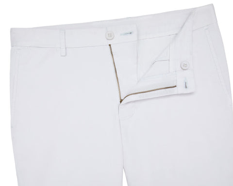 Holderness & Bourne Men’s Light Gray Golf Shorts with pants unbuttoned